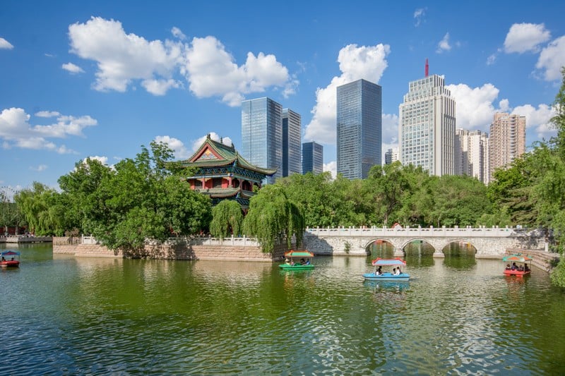 YINING – URUMQI                                                       (Ăn ba bữa)
